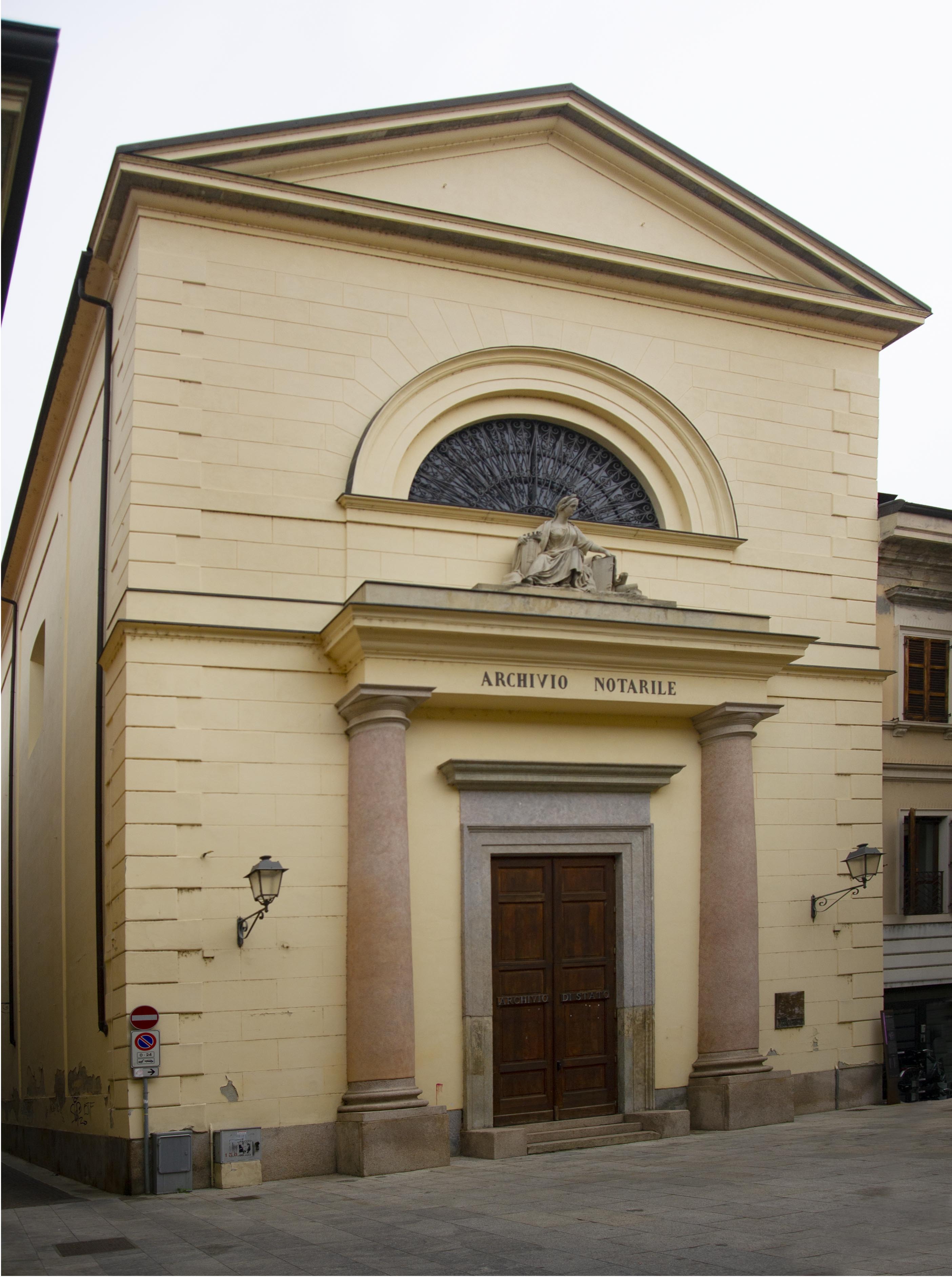 Facciata esterna dell'Archivio notarile, progettata su disegno dell'ingegner Antonio Busser nel 1851 su probabile idea di Alessandro Antonelli.